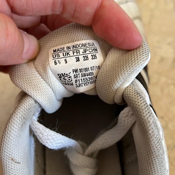 Adidas three stripe sneakers - Picture 11 of 11